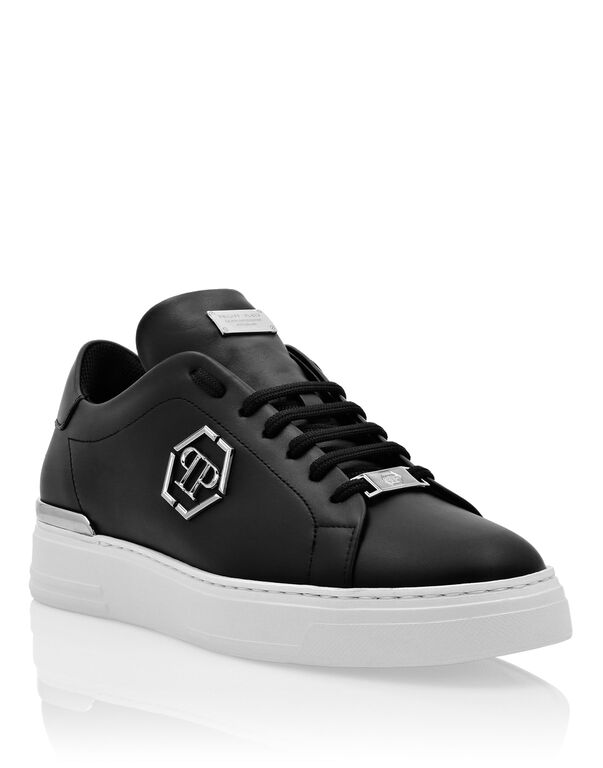 Leather Lo-Top Sneaker Hexagon