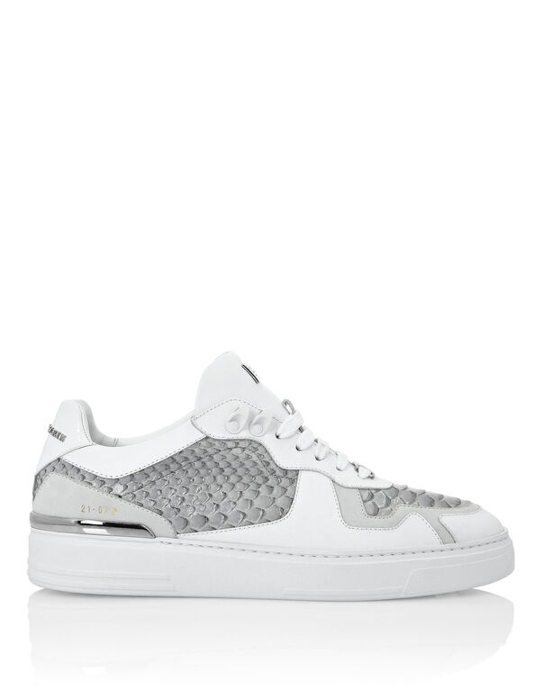 Python Lo-Top Sneakers G.O.A.T. TM